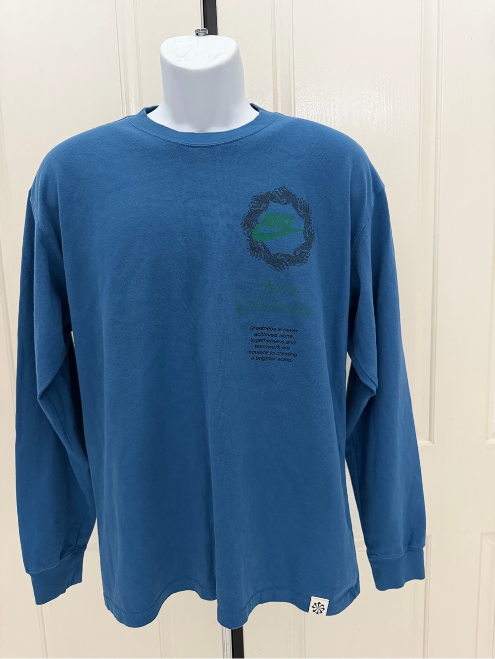 Nike Blue Long-Sleeve Graphic Shirt Sz M